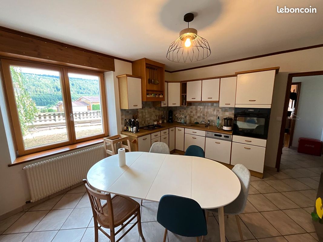 Appartement 6 pièces 103 m² · à Arçon · 103 m² · 1 370 €
