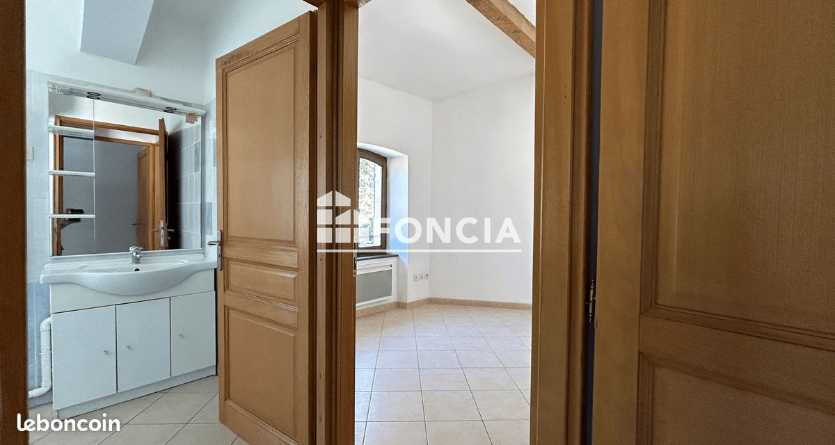 Appartement 2 pièces 32 m² · à Roquemaure · 32 m² · 376 €/mois