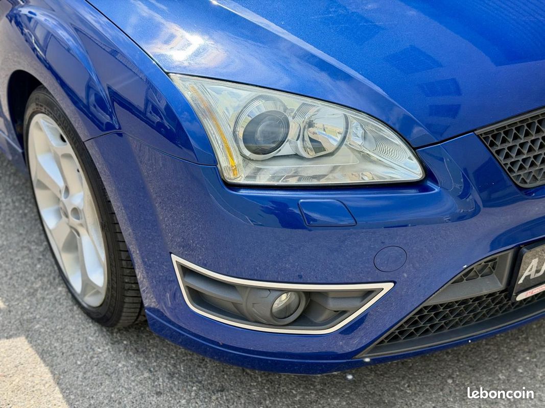 FORD FOCUS ST 2.5 225Ch MK2- Toit ouvrant - xénons - Première main (image 31)