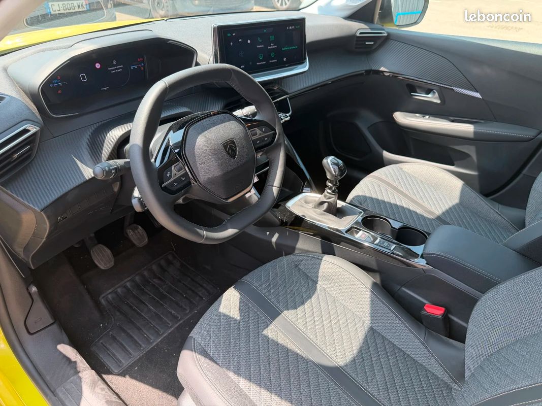 PEUGEOT 208 PureTech 100 S&S BVM6 Allure - 1ER MAIN (image 9)