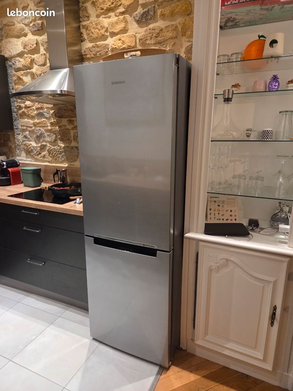 Réfrigérateur combiné Samsung - Électroménager