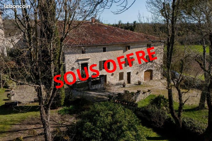 Propriété 5 pièces 216 m²