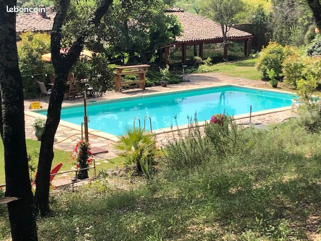 Maison 11 pièces 750 m² · à Saint-Hippolyte-du-Fort · 750 m² · 1 195 000 €