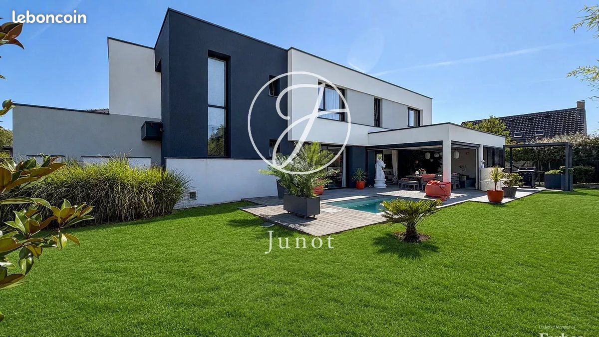 Maison 6 pièces 217 m² · à Templeuve-en-Pévèle · 217 m² · 995 000 €