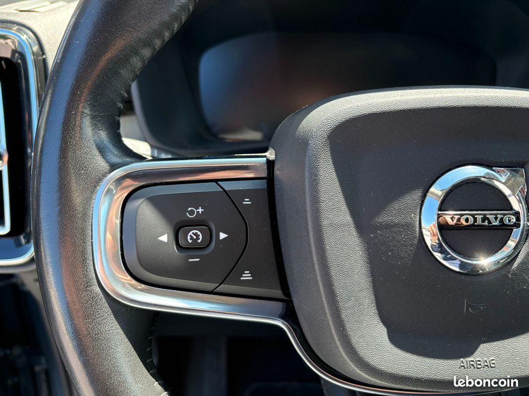 VOLVO XC40 D3 ADBLUE 150CH INSCRIPTION GEARTRONIc 8 (image 20)