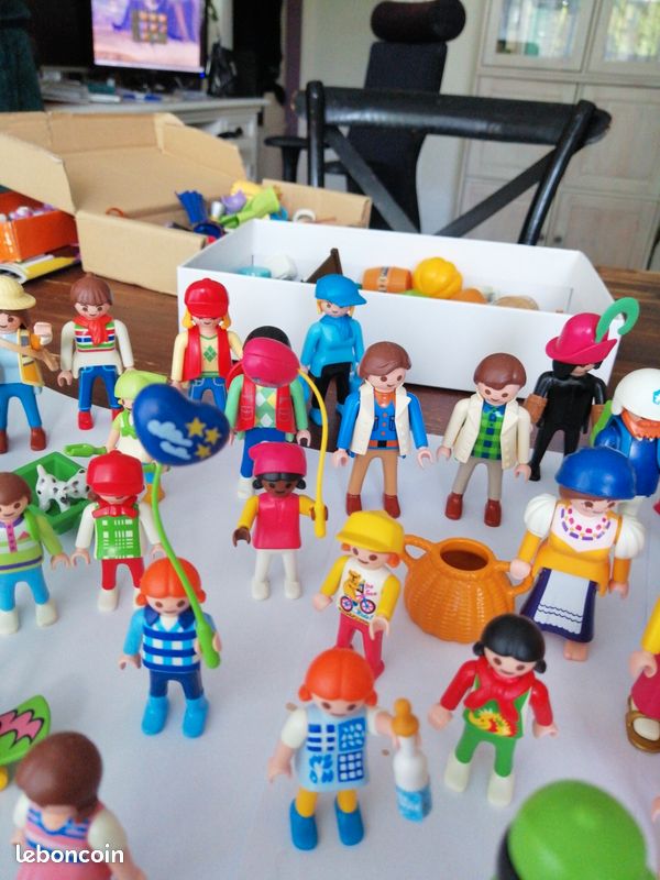 Gros Lot De 116 Personnages PLAYMOBIL - Vintage Et Moderne - Mix Complet