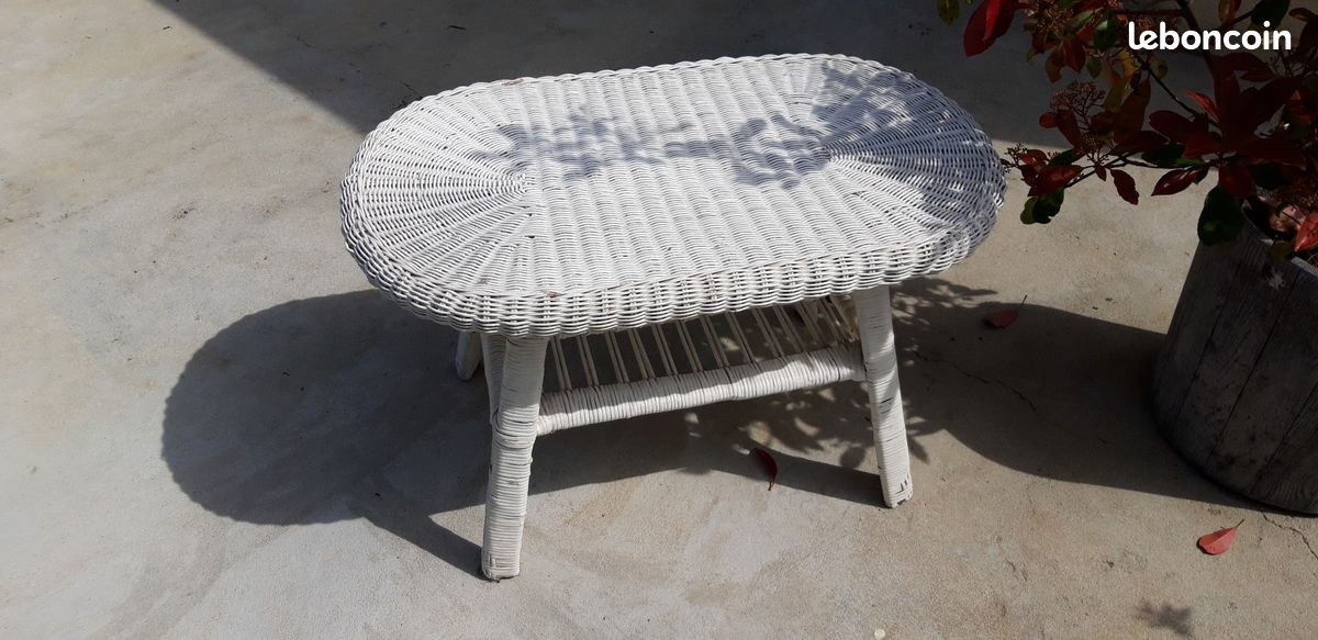 Table basse en rotin (image 1)