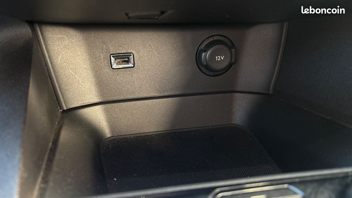 PEUGEOT 3008 1.2 PURETECH 130ch ALLURE EAT6 - Entretien complet * Carplay * Caméra * Grip Control (image 34)