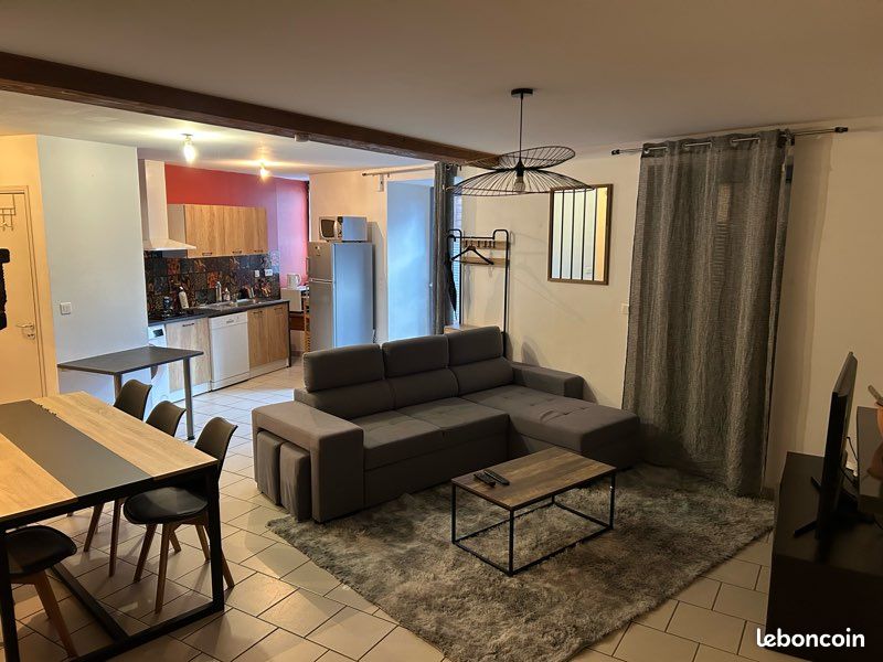 Maison 5 pièces 105 m² · à Pontgibaud · 105 m² · 990 €