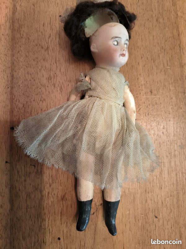Tête de poupée ancienne en porcelaine SFBJ 60/ BRU STEINER