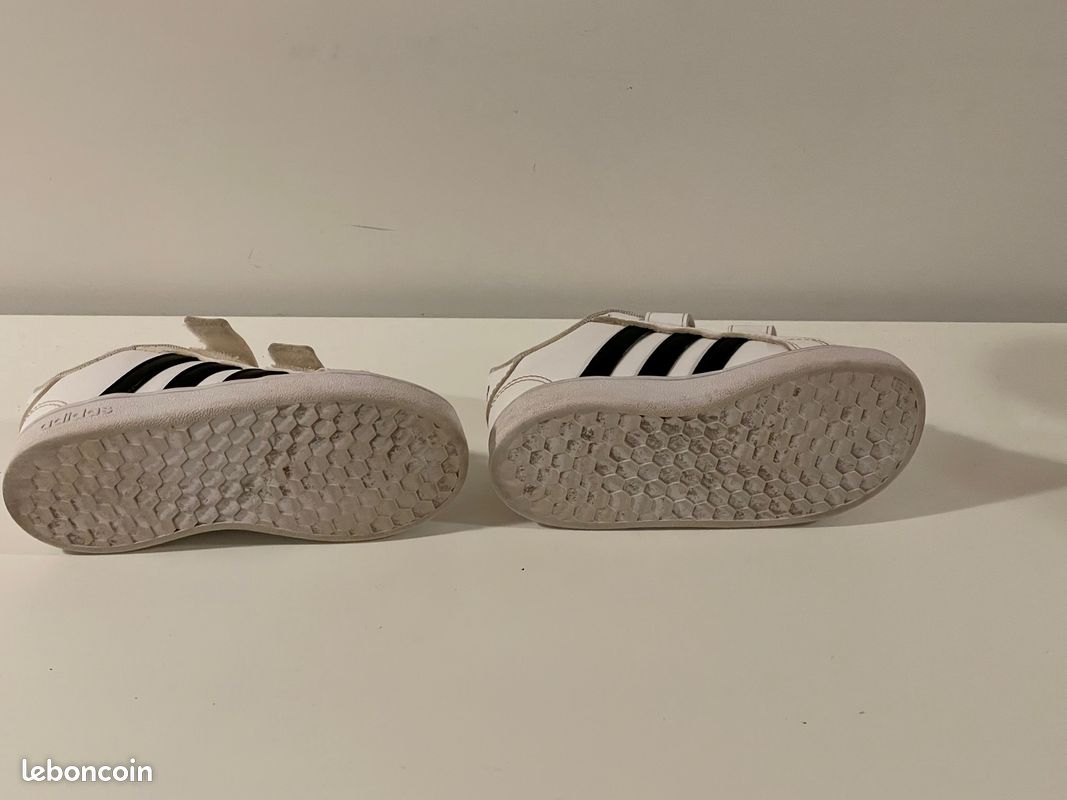 Basket Adidas blanche taille 24 (image 10)