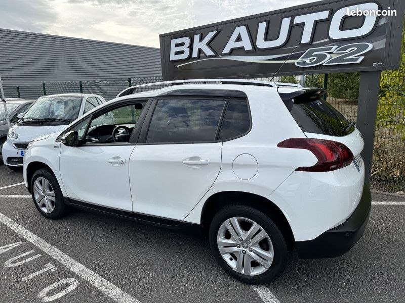 Peugeot 2008 1.2 PURETECH 110CH ACTIVE (image 9)