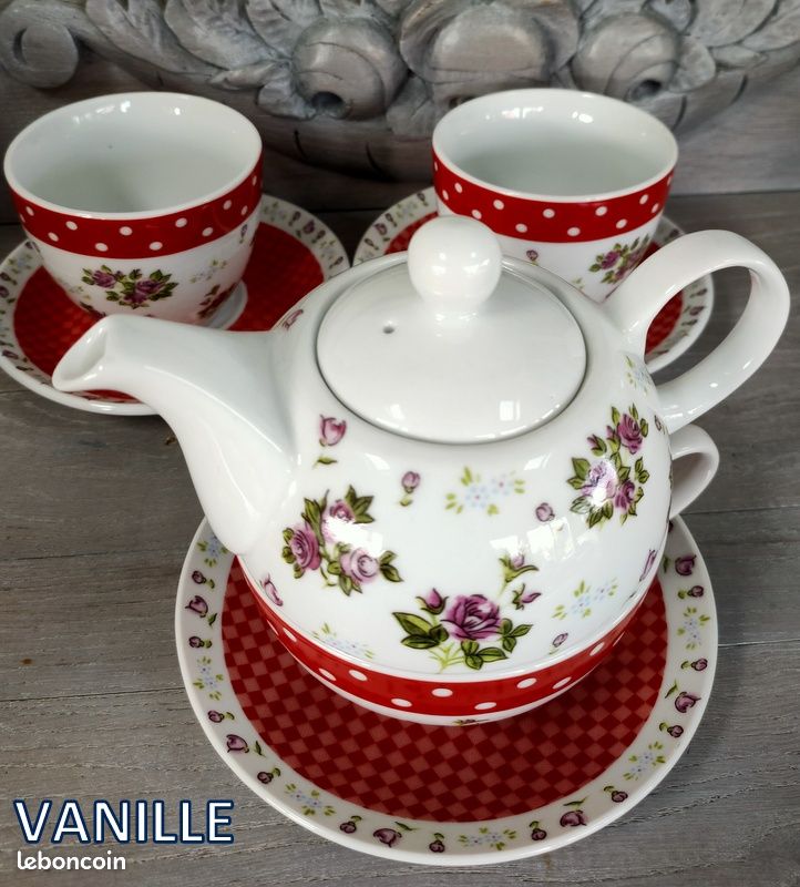 Ensemble tasses soucoupes et théière fleurs roses et pois rouge et blanc La Vida V60 (image 1)