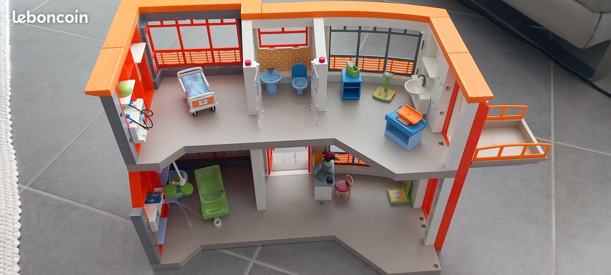 Hôpital playmobile (image 1)