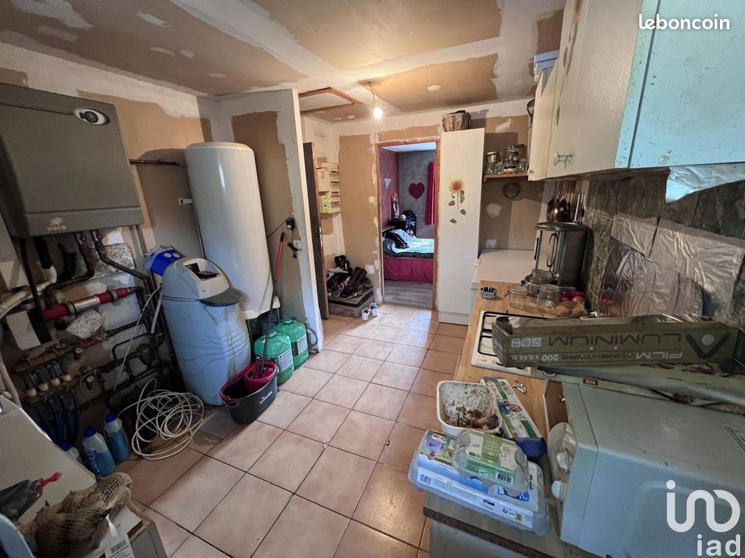 Maison 6 pièces 105 m² - La Ferrière-Airoux 86160 (image principale 6)
