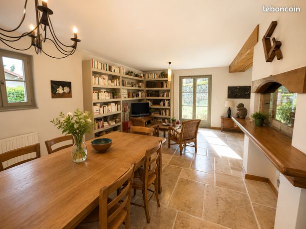 Propriété 6 pièces 318 m² — 3