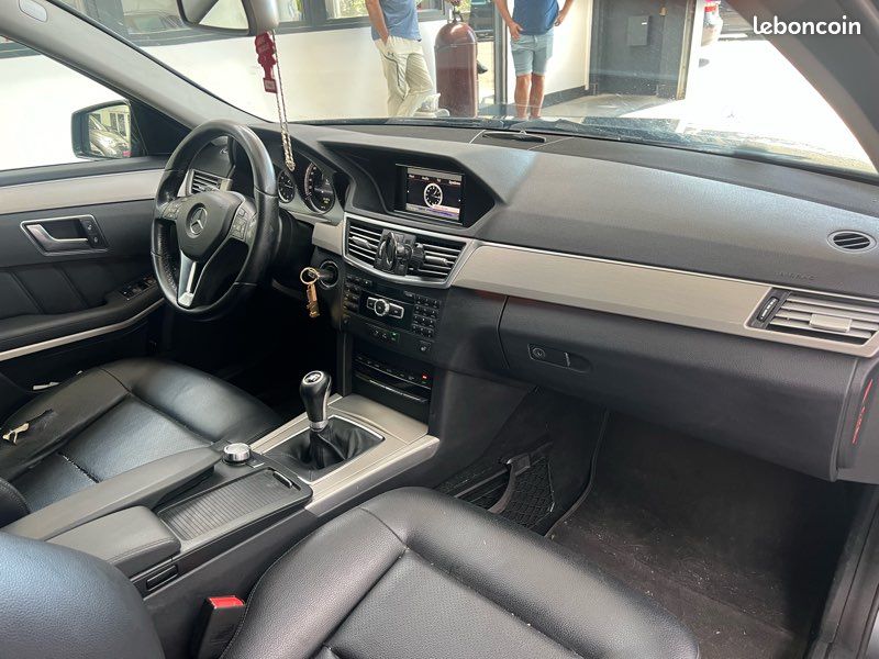 🟢 Mercedes-Benz Classe E 200 Break 2.2 CDI 136ch Avantgarde "Toit Ouvrant-Crit’Air 2" (image 4)
