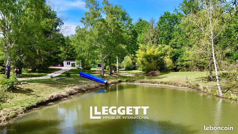 Terrain 10 449 m² Augignac