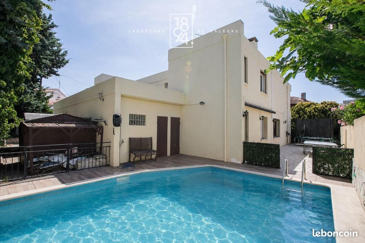 Maison 6 pièces 233 m² · à Marseille · 233 m² · 455 000 €