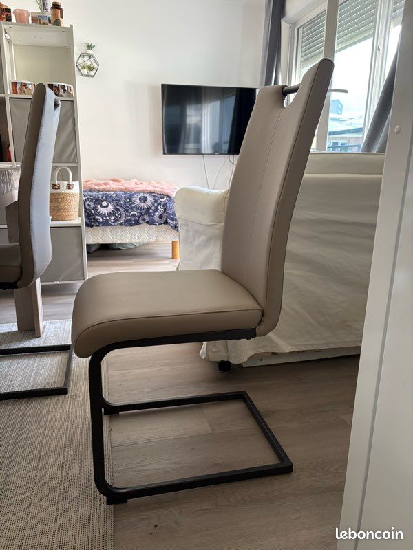 Chaise (image 1)