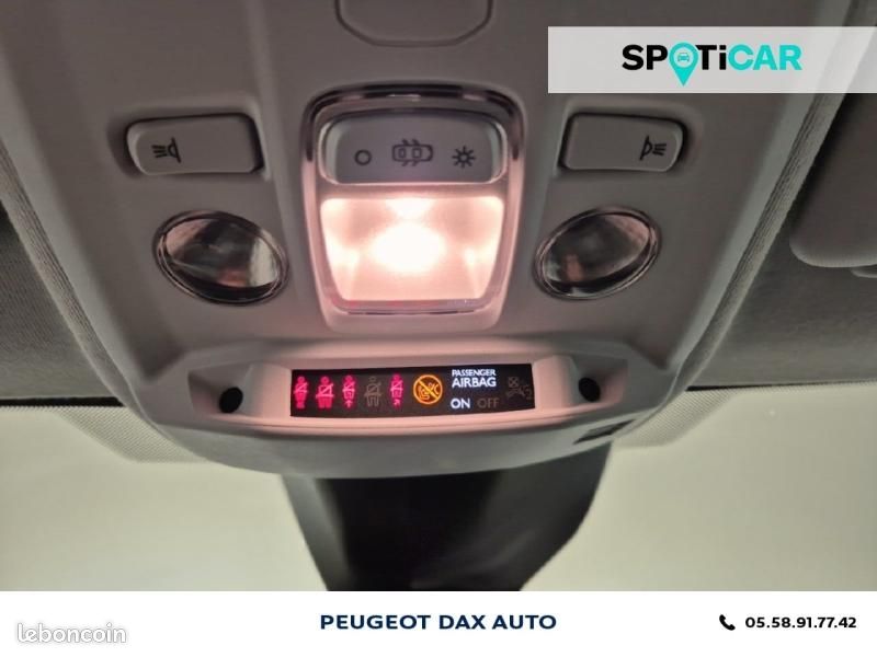 Peugeot 208 1.2 PureTech 100ch S&S Style (image 25)