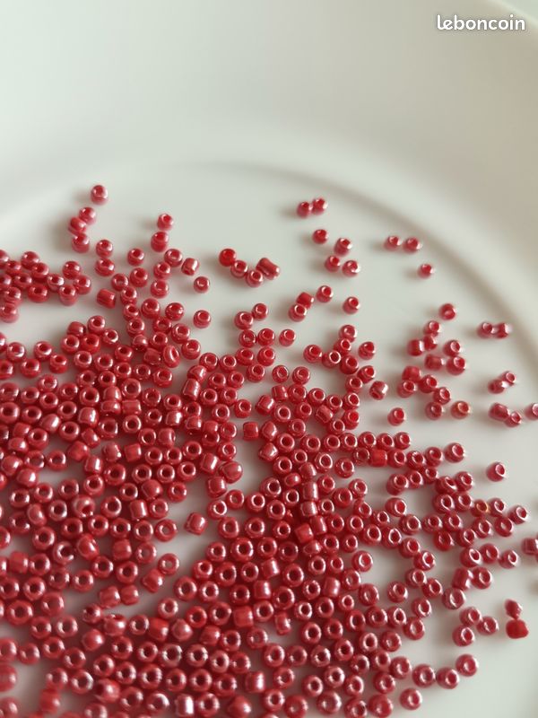 Sachet perles rouges foncées (image 2)