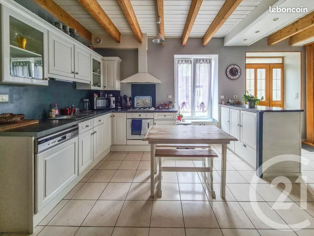 Maison 5 pièces 143 m² · à Meillac · 143 m² · 266 000 €