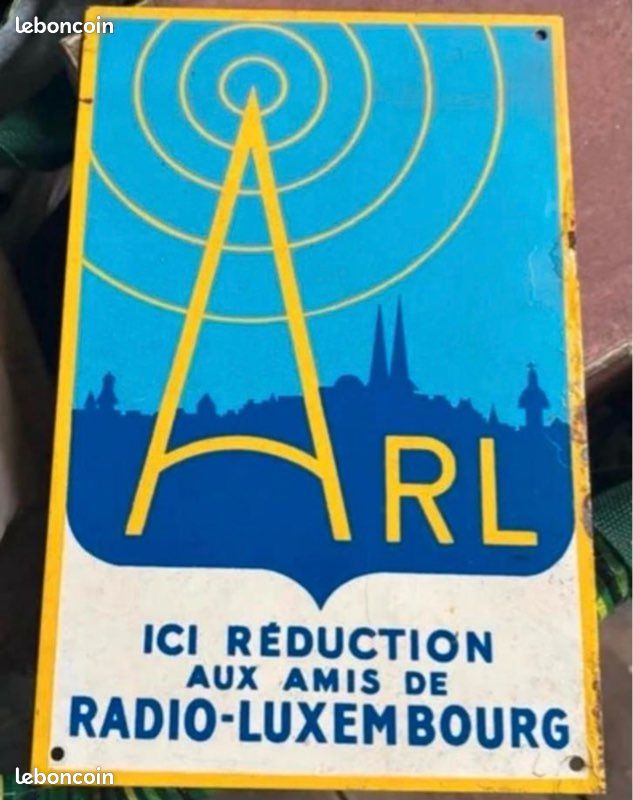 Pin's Amis De Radio Luxembourg – Insigne Vintage, Métal, France, Collection Musique