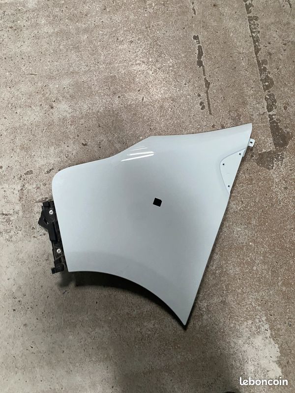 Aile Avant Gauche D'Occasion Pour RENAULT TRAFIC 1 Phase 2 - Réf 7701465377
