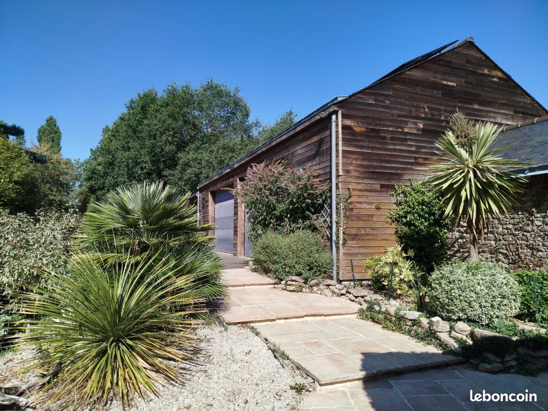 Maison 6 pièces 220 m² · à Vigneux-de-Bretagne · 220 m² · 550 000 €