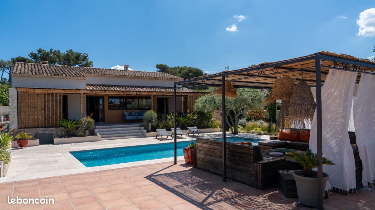 Maison 7 pièces 166 m² · à Velaux · 166 m² · 879 000 €