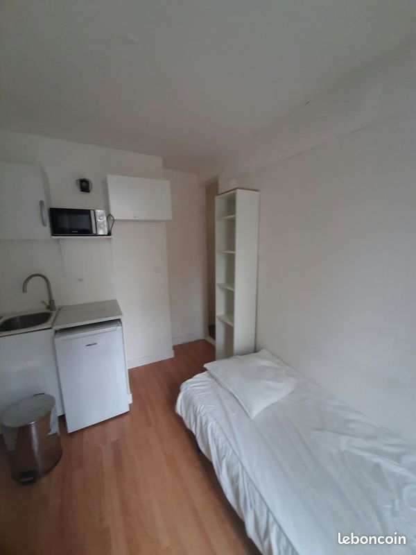 Appartement 1 pièce 10 m² · à Paris · 10 m² · 575 €/mois
