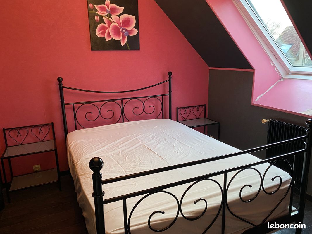 Lit et tables de chevet (image 4)