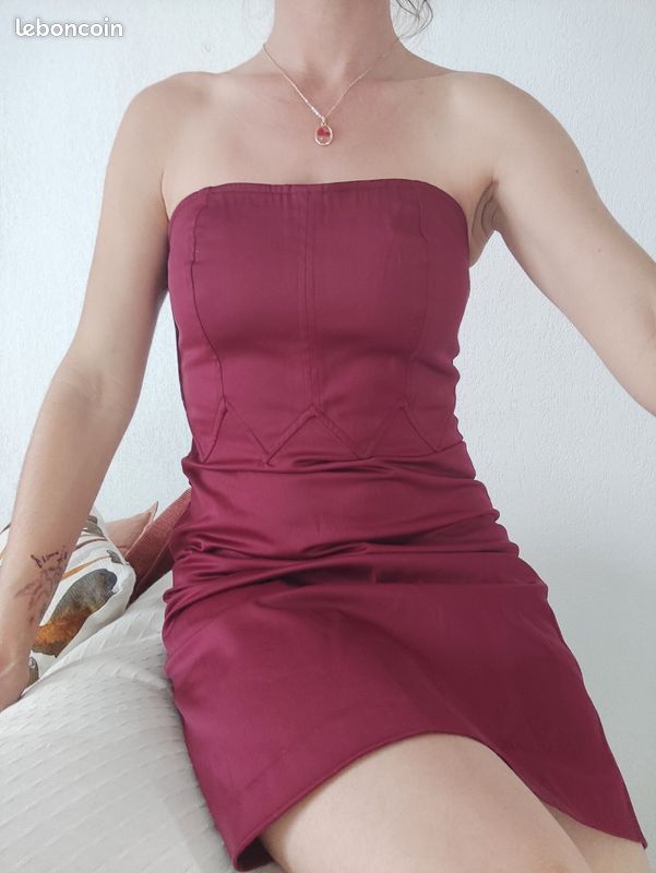 Robe Bustier Robe Bordeau Naf Naf Robe Bustier Robe Chic Naf Naf Robe Bustier Naf Naf Robe Bordeaux ?Robe Naf  Naf Bustier Brillante