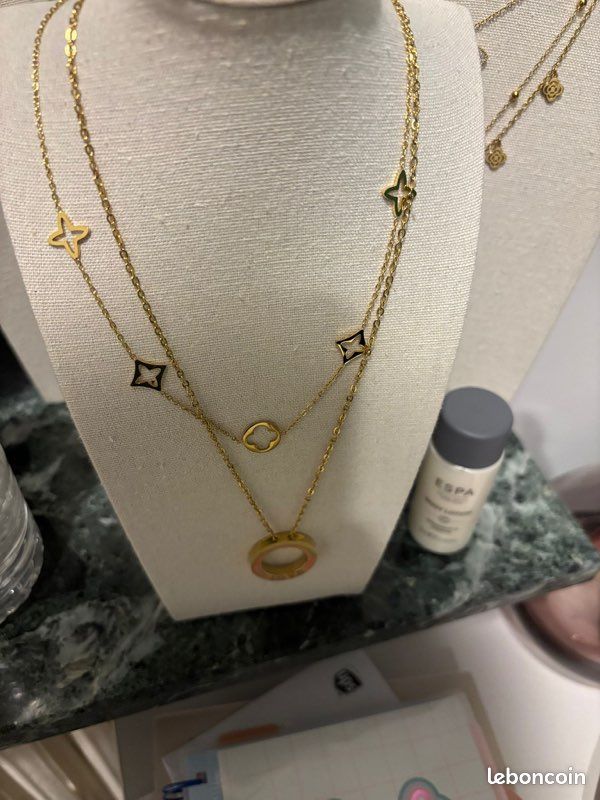 Des Bijoux à vendre élégants et durables, conçus pour garder leur éclat et leur couleur intemporelle. Une touche raffinée qui résiste au temps (image 2)