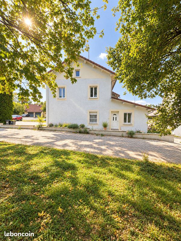 Immeuble 250 m² · à Valdahon · 250 m² · 362 000 €