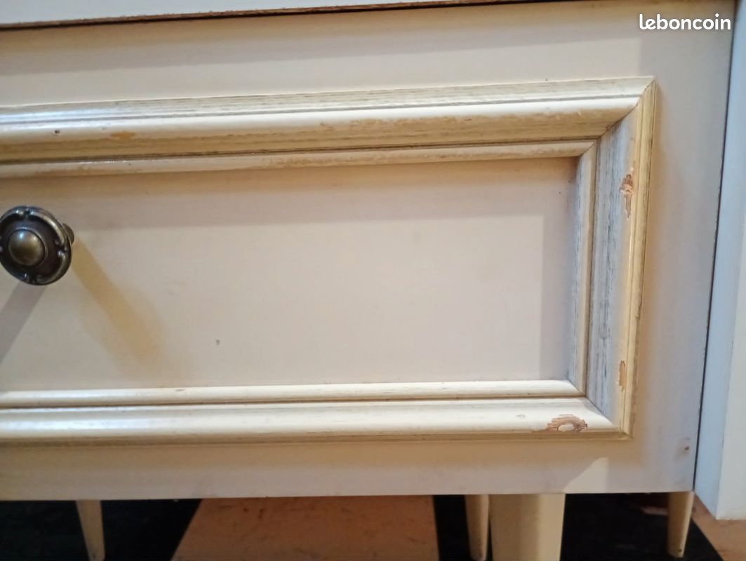 URGENT A SAISIR AVANT LE 19 SEPTEMBRE Lot de 2 tables de chevet bois laqué blanc crème (image 17)