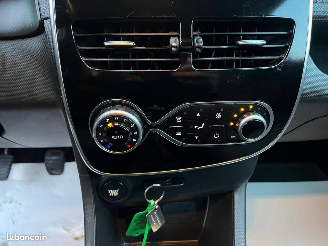 Renault Clio IV ESTATE TCe 90 eco2 Intens (image 12)