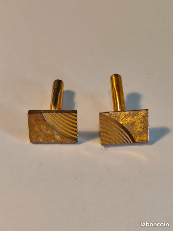 Paire De Boutons De Manchettes Vintage En Métal Doré - Occasion En Très Bon état