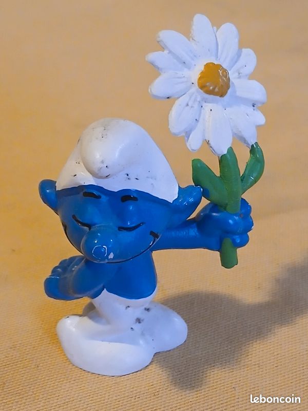 Figurine Schleich Smurf / Schtroumpf Malade Au Bouquet De Fleurs - Neuf - Modèle 20752