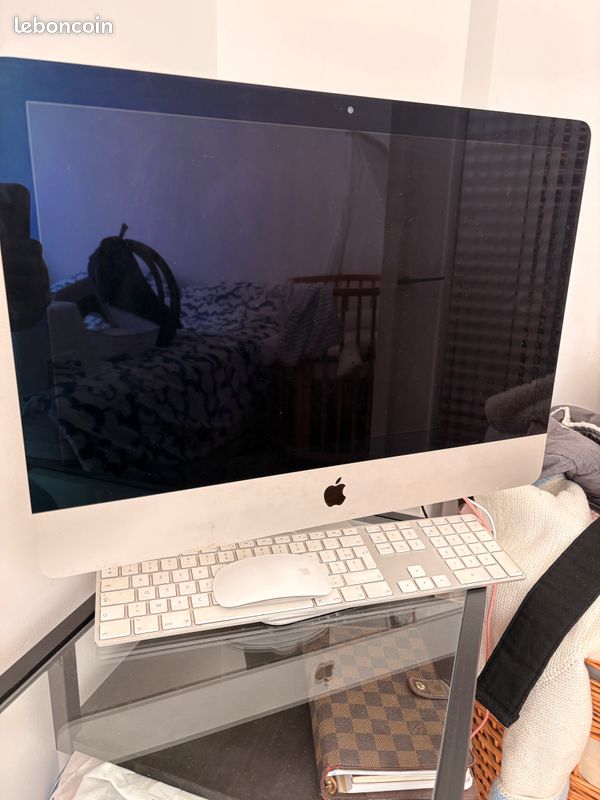 iMac (21,5 pouces fin 2015) (Gebraucht) in Bulle für CHF 100 – nur