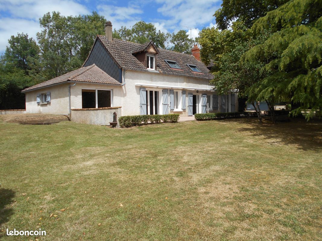 Maison 7 pièces 170 m² · à Chassignolles · 170 m² · 219 000 €