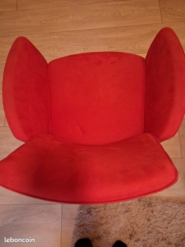 Deux fauteuils rouges (image 2)