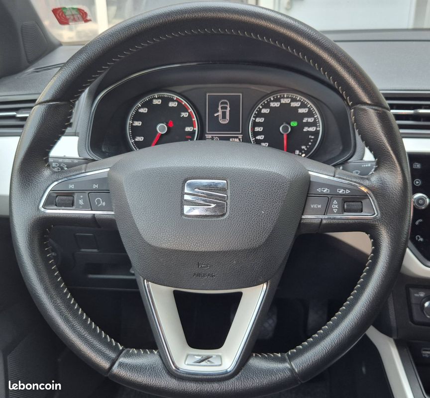 SEAT Arona 1.0 EcoTSI 115 ch Start/Stop DSG7 Xcellence (image 22)
