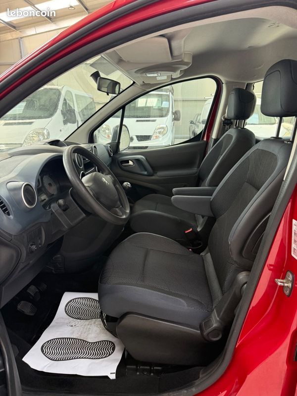 Peugeot Partner 1.6hdi 92 7 places 1ere main vehicule propre (image 9)