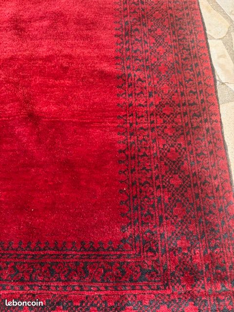 Grand Tapis Afghan Noué Main – Laine Rouge – 306x203 Cm – Motif Voiture Moderne