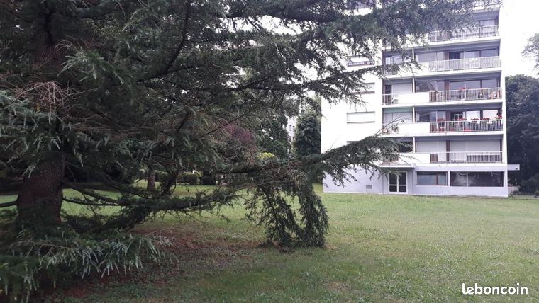 Studio 1 pièce 12 m²