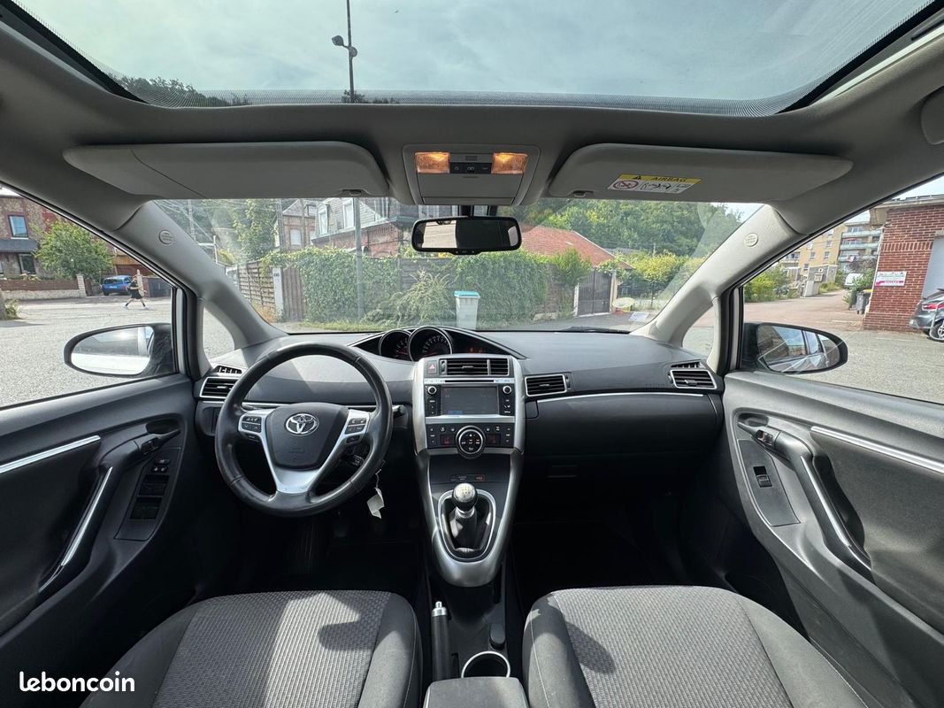 Toyota Verso 2.0 D-4D 125cv DYNAMIIC 7places - garantie (image 3)