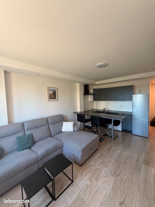 Appartement 2 pièces 45 m² · à Décines-Charpieu · 45 m² · 900 €/mois
