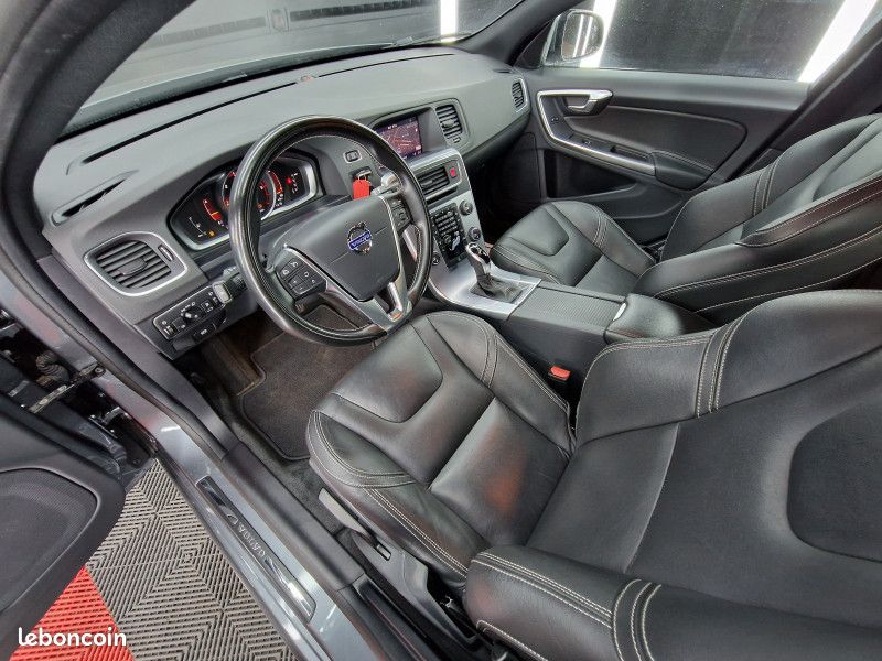 Volvo V60 D2 120CH MOMENTUM GEARTRONIC * ATTELAGE * BLUETOOTH * RADAR (image 8)
